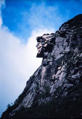  The Old Man of the Mountain! A Colombian Folk Story Exploring Generational Wisdom and Nature's Power